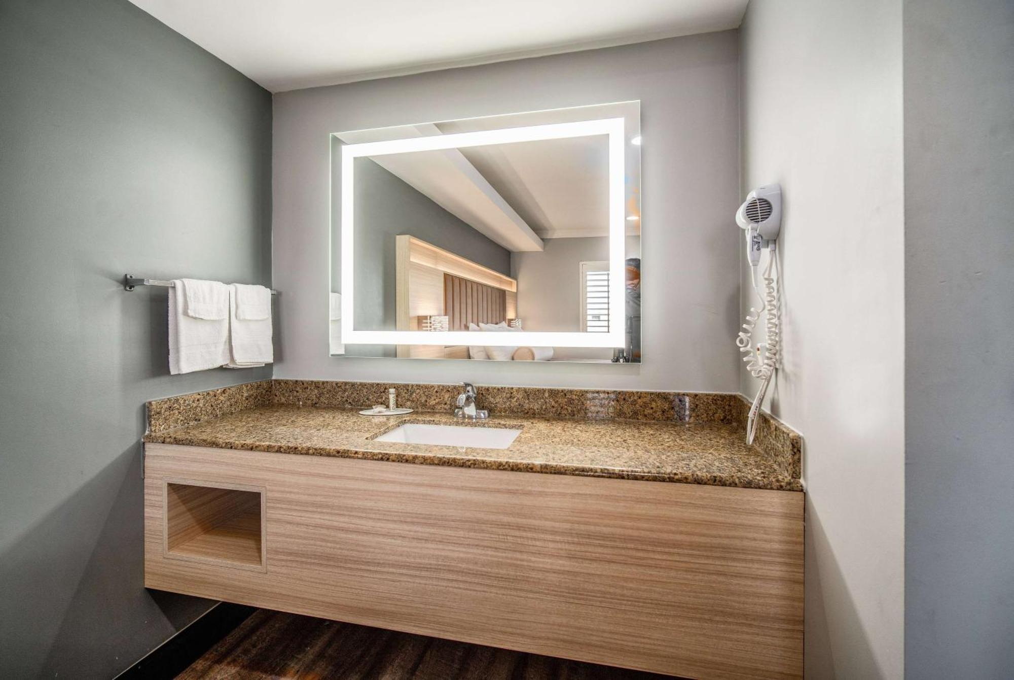 Travelodge Inn & Suites By Wyndham Bell Los Angeles Area Esterno foto